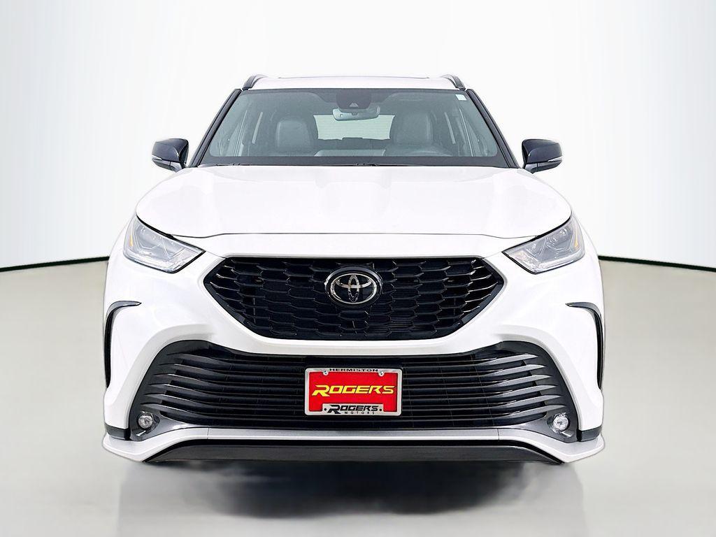 new 2026 Toyota Highlander car, priced at $51,073