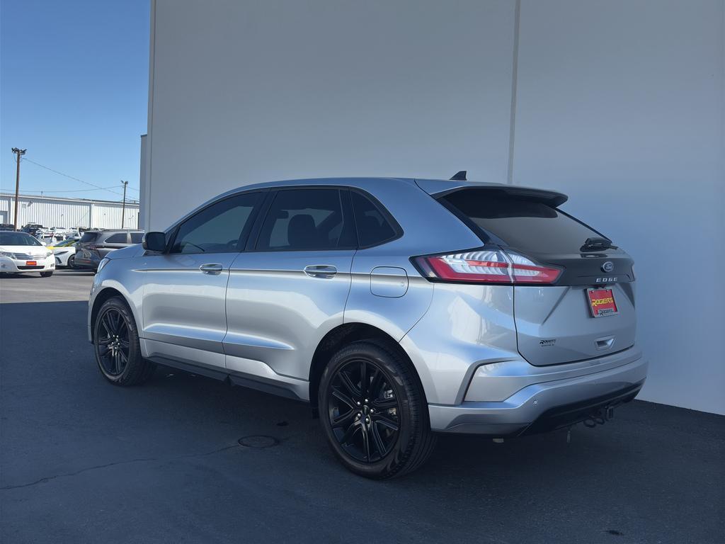 used 2022 Ford Edge car, priced at $31,900
