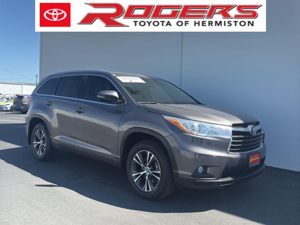 used 2016 Toyota Highlander car, priced at $19,999