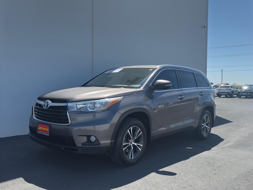used 2016 Toyota Highlander car, priced at $19,999