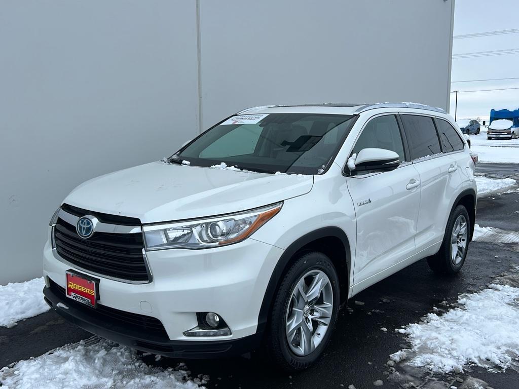 used 2015 Toyota Highlander Hybrid car, priced at $24,900