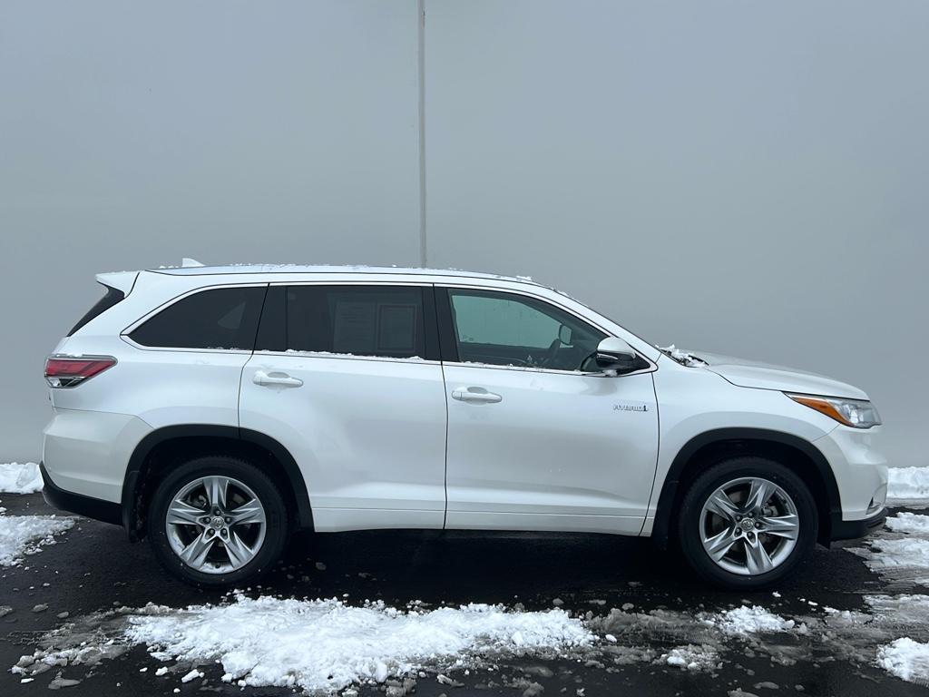 used 2015 Toyota Highlander Hybrid car, priced at $24,900