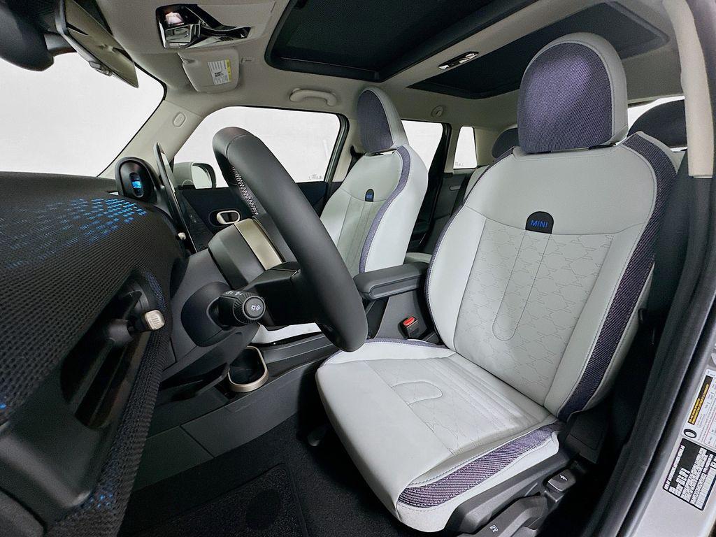 used 2025 MINI Hardtop car, priced at $31,500