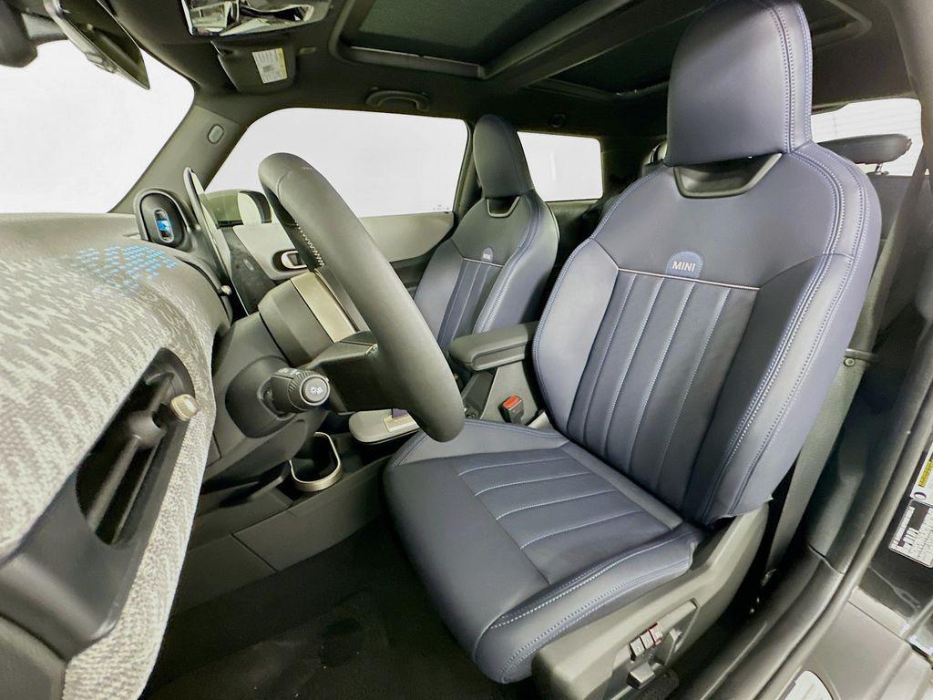 used 2025 MINI Hardtop car, priced at $33,999