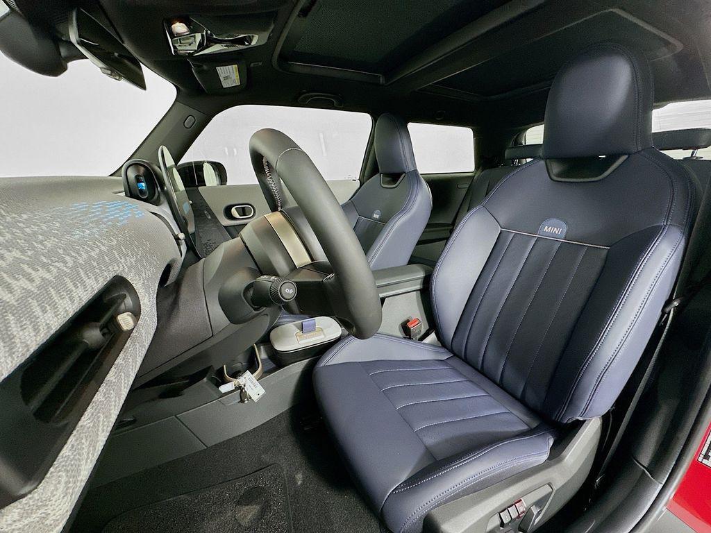 used 2025 MINI Hardtop car, priced at $32,500
