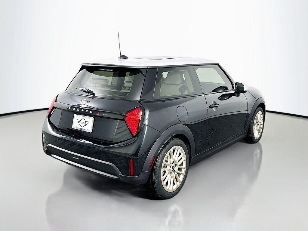 new 2025 MINI Hardtop car, priced at $37,810