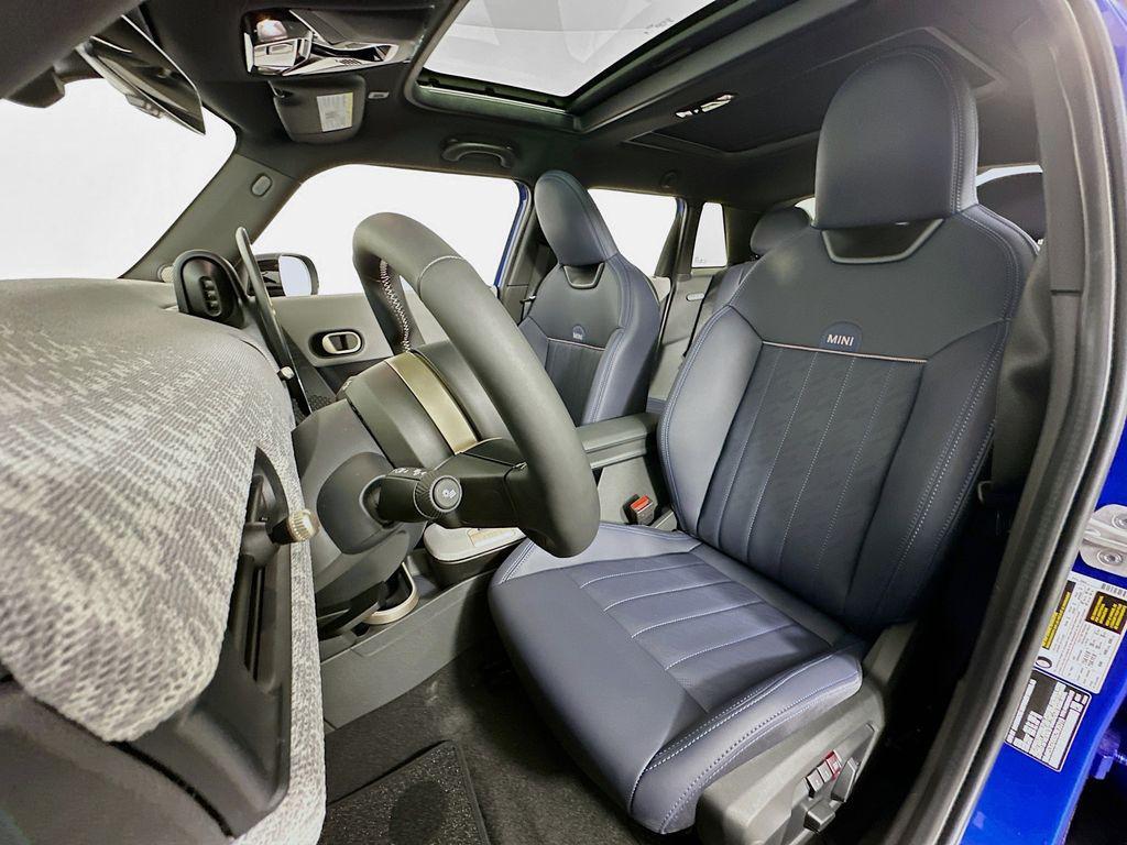 used 2025 MINI Hardtop car, priced at $33,999