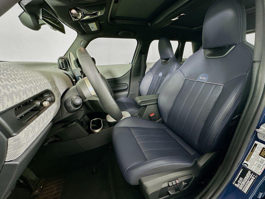 used 2025 MINI Hardtop car, priced at $33,500