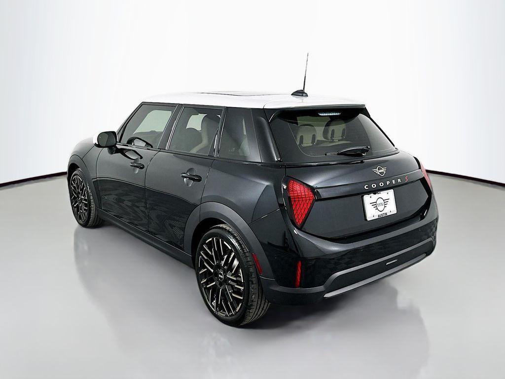 used 2025 MINI Hardtop car, priced at $32,500