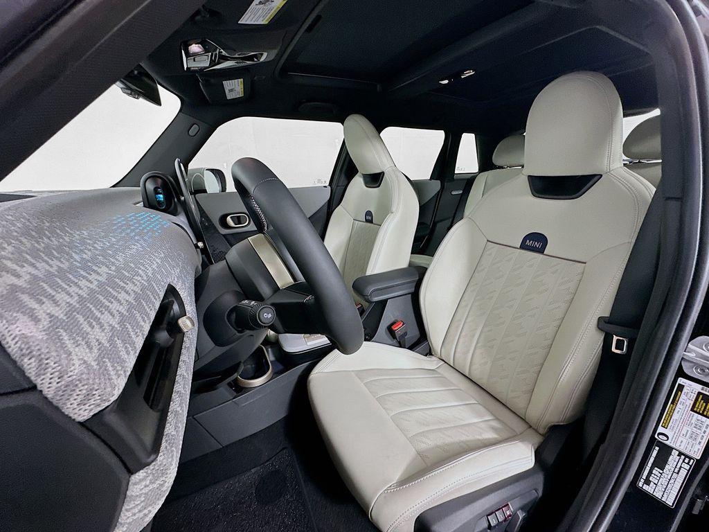 used 2025 MINI Hardtop car, priced at $32,500