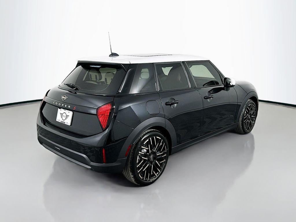 used 2025 MINI Hardtop car, priced at $32,500