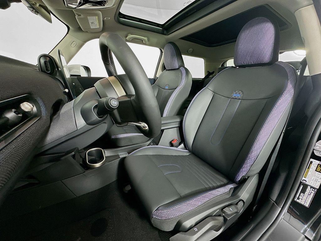 used 2025 MINI Hardtop car, priced at $29,500