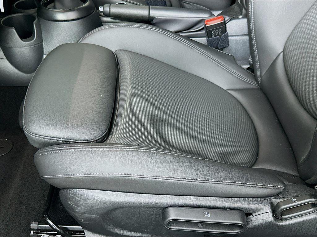 used 2024 MINI Hardtop car, priced at $30,000