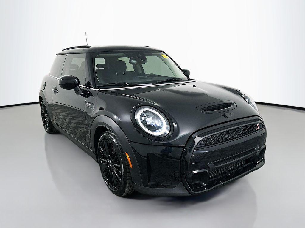 used 2024 MINI Hardtop car, priced at $30,000