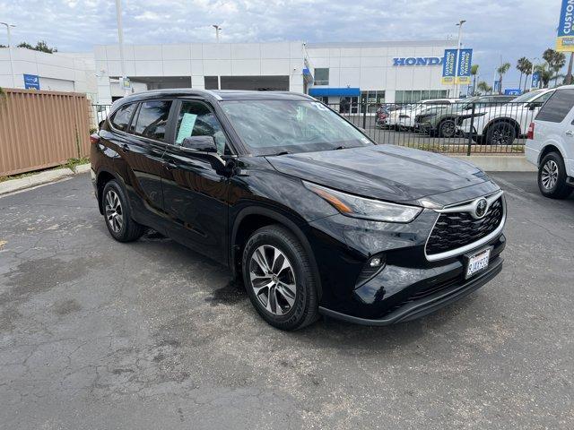 used 2023 Toyota Highlander car, priced at $34,698