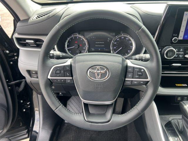 used 2023 Toyota Highlander car, priced at $34,698