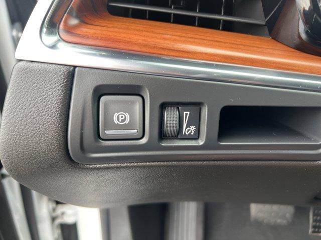 used 2021 Cadillac XT5 car, priced at $30,067