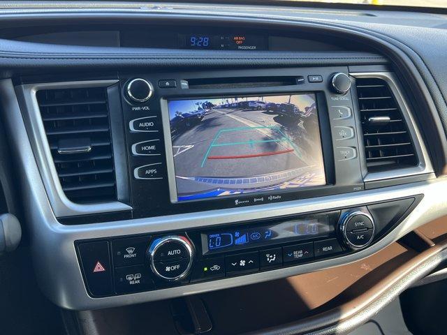 used 2017 Toyota Highlander car, priced at $22,499
