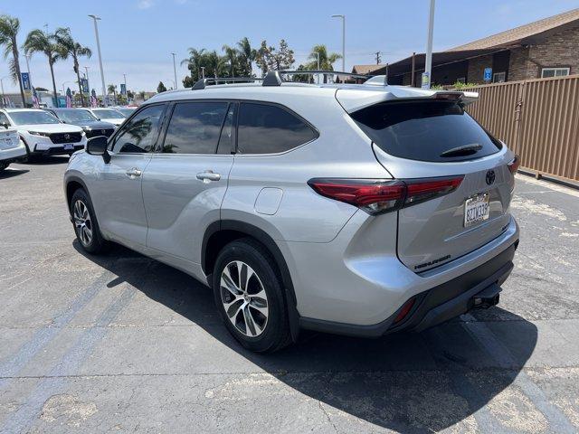 used 2022 Toyota Highlander car, priced at $35,542