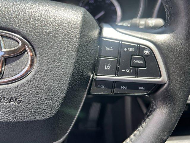 used 2022 Toyota Highlander car, priced at $35,542