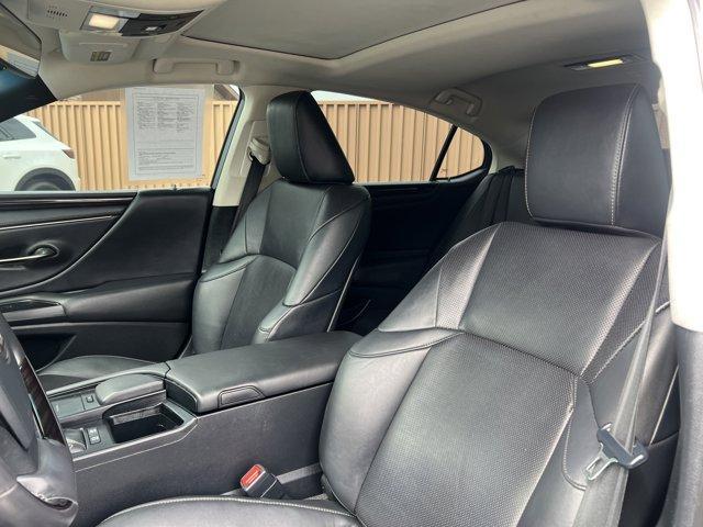 used 2019 Lexus ES 300h car, priced at $31,876