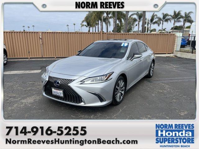 used 2019 Lexus ES 300h car, priced at $31,876