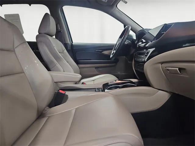 used 2022 Honda Pilot car, priced at $30,885