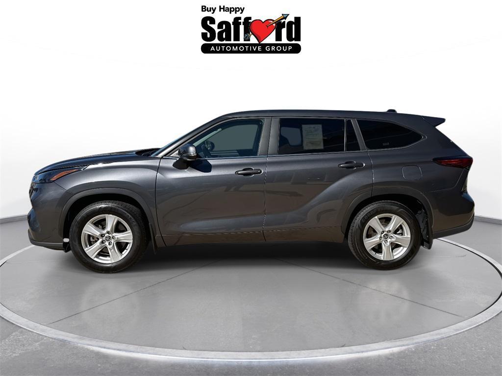 used 2023 Toyota Highlander car, priced at $31,900