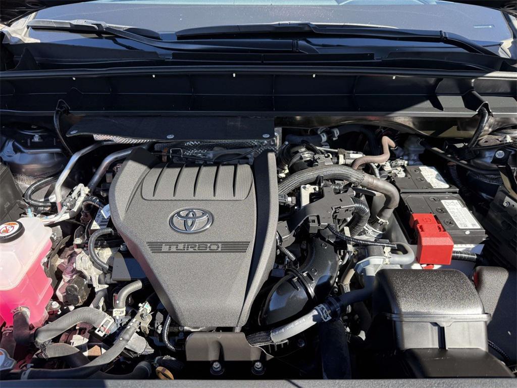 used 2023 Toyota Highlander car, priced at $31,900