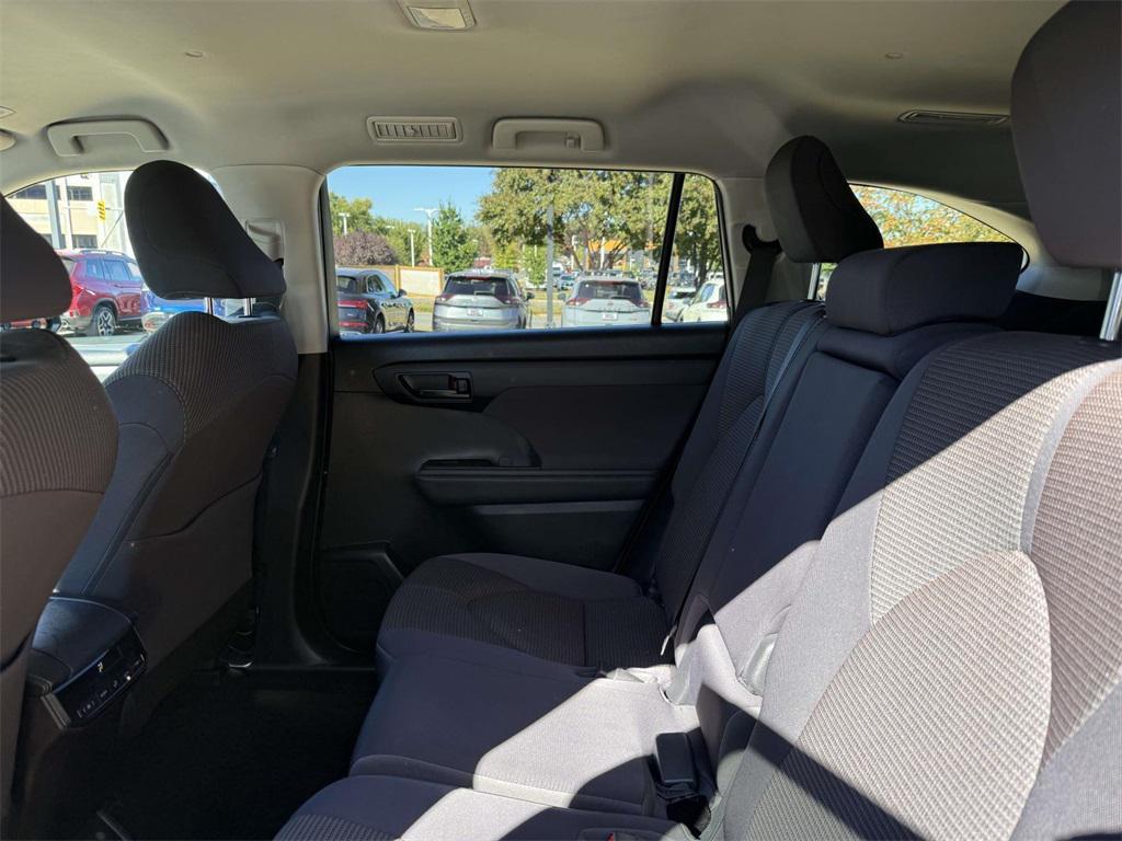 used 2023 Toyota Highlander car, priced at $31,900