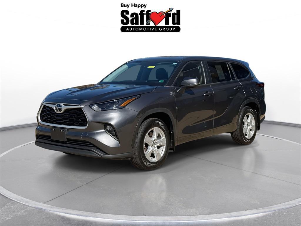 used 2023 Toyota Highlander car, priced at $31,900