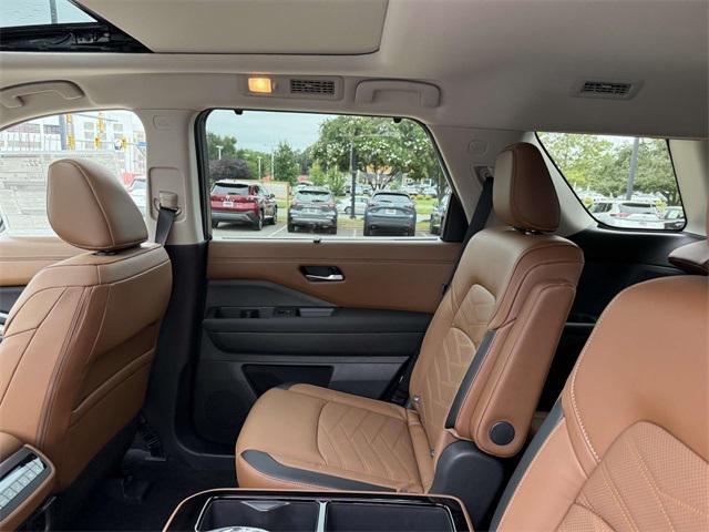 new 2025 Nissan Pathfinder car, priced at $47,108