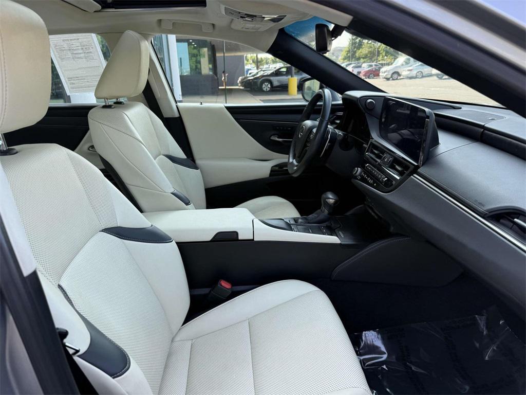 used 2022 Lexus ES 250 car, priced at $28,492