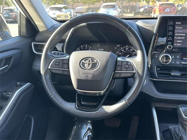 used 2021 Toyota Highlander car, priced at $37,000