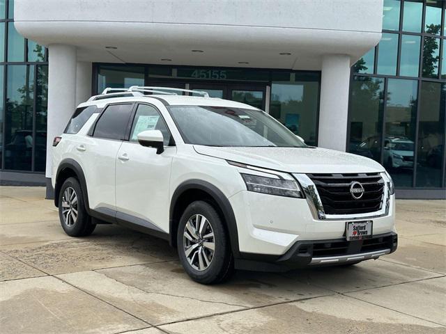 new 2024 Nissan Pathfinder car, priced at $40,984