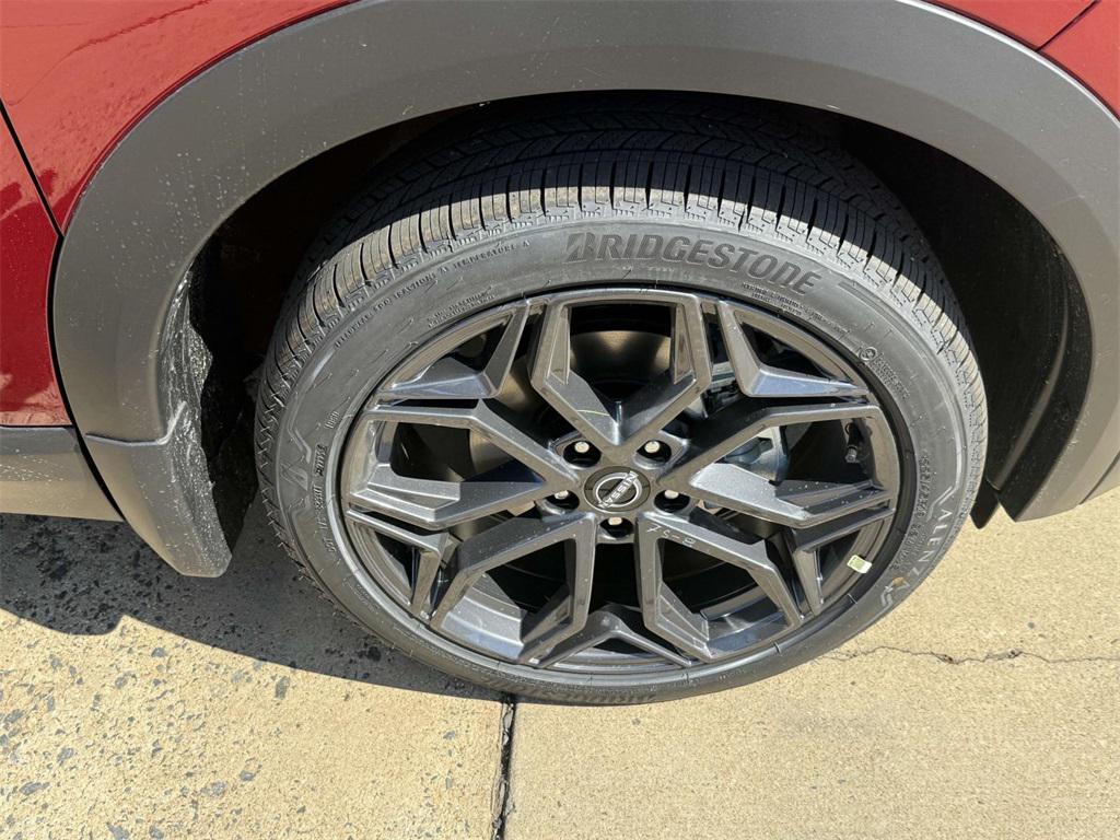 new 2025 Nissan Kicks car, priced at $28,956