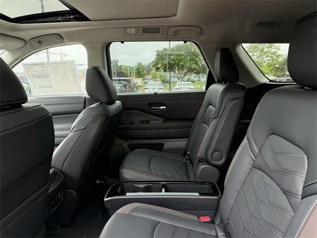 new 2025 Nissan Pathfinder car, priced at $51,997