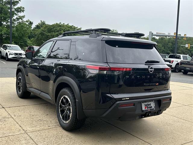 new 2024 Nissan Pathfinder car, priced at $39,413