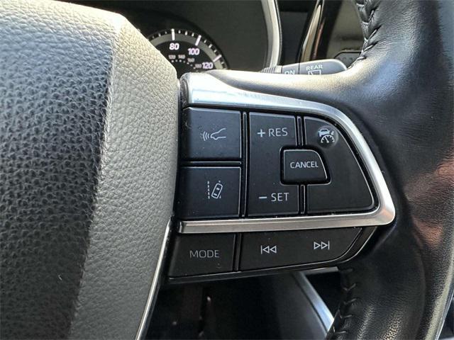 used 2021 Toyota Highlander car, priced at $32,500