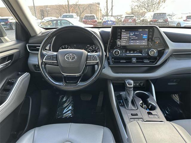 used 2021 Toyota Highlander car, priced at $32,500