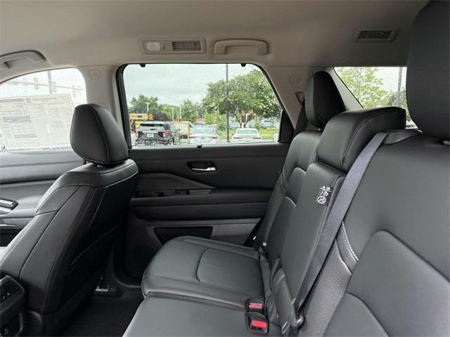 new 2025 Nissan Pathfinder car, priced at $44,353