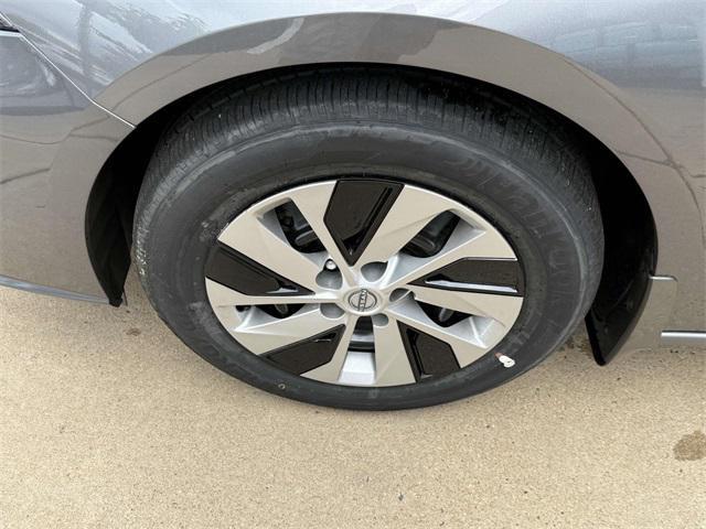 new 2025 Nissan Altima car, priced at $26,068