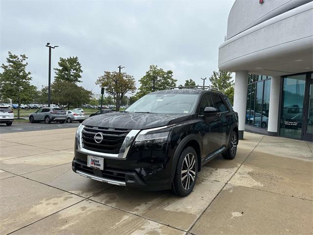 new 2024 Nissan Pathfinder car, priced at $47,317