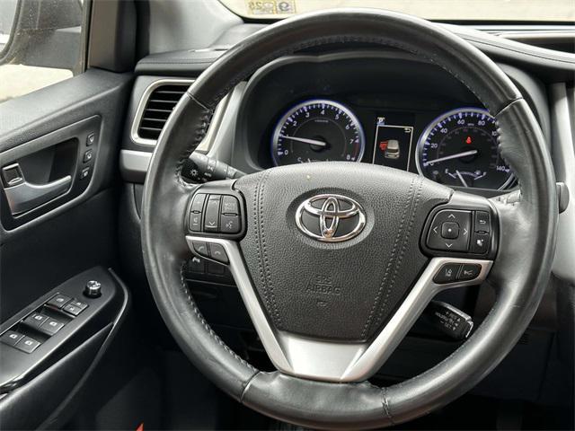 used 2019 Toyota Highlander car, priced at $23,500