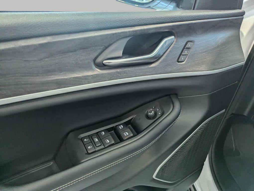 new 2025 Jeep Grand Cherokee L car, priced at $47,965