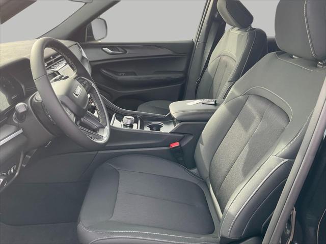 new 2025 Jeep Grand Cherokee car, priced at $41,201