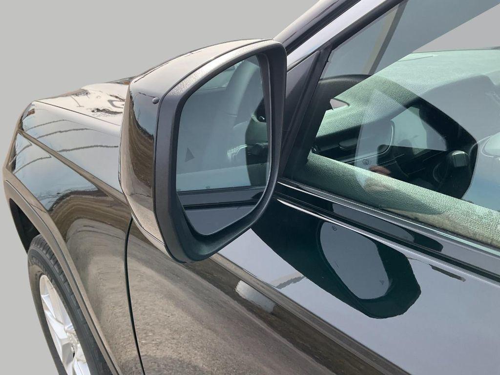new 2025 Jeep Grand Cherokee car, priced at $39,425