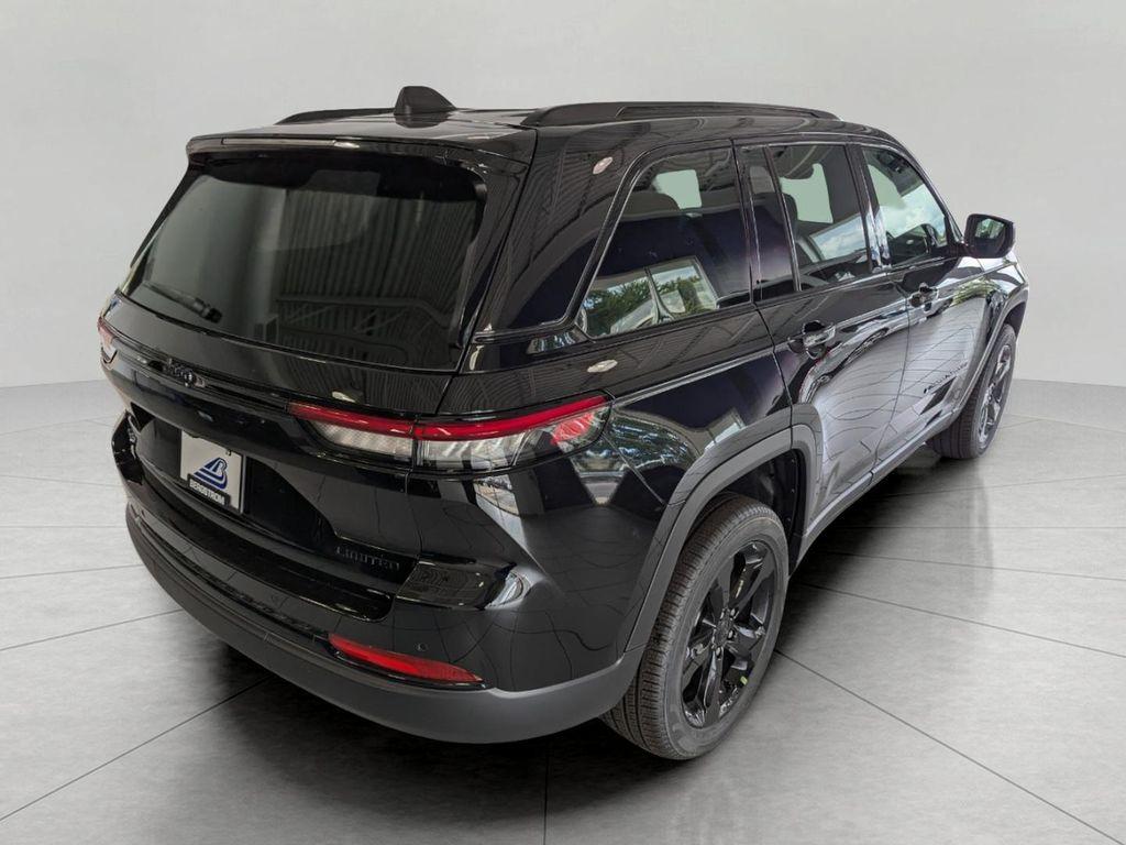 new 2025 Jeep Grand Cherokee car, priced at $48,102
