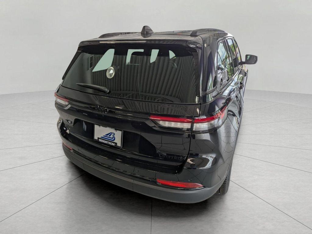 new 2025 Jeep Grand Cherokee car, priced at $48,102