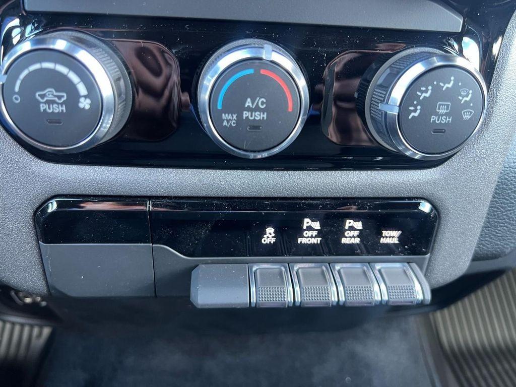 new 2025 Ram 1500 car, priced at $42,554